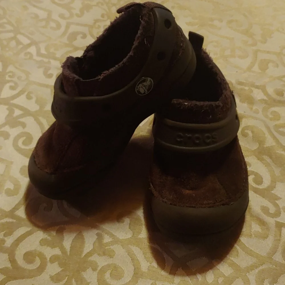 Crocs Lined Size 8